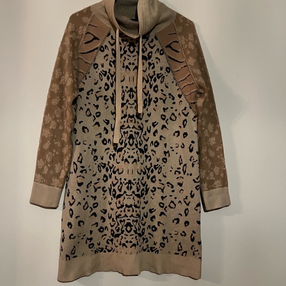 Tribal Women's Sweater - Tan and Black